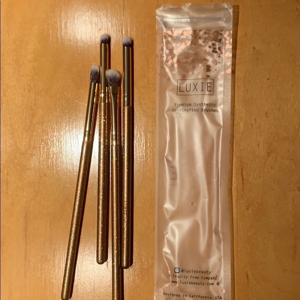 Luxie premium makeup brushes